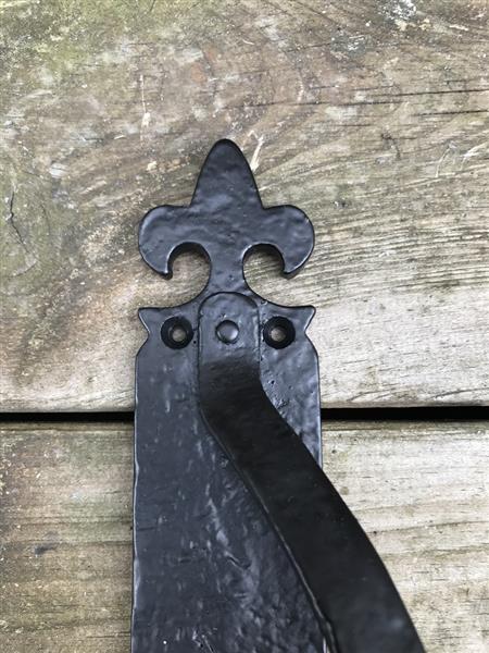 Grote foto prachtige deurgreep handgreep gietijzer mat zwart rechts handvat doe het zelf en verbouw materialen en producten