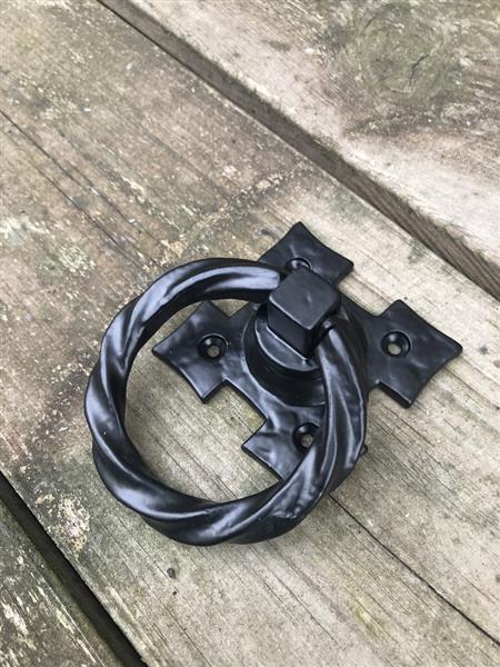 Grote foto een trekhendel voor de deur of voor bijvoorbeeld een kastdeur of lade doe het zelf en verbouw materialen en producten