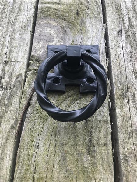 Grote foto een trekhendel voor de deur of voor bijvoorbeeld een kastdeur of lade doe het zelf en verbouw materialen en producten