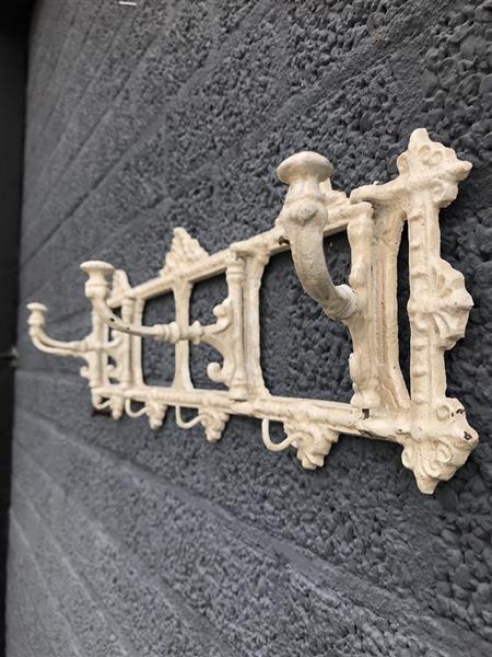 Grote foto wandkapstok antiek wit met draaibare haak gietijzer shabby look geschilderd huis en inrichting woningdecoratie