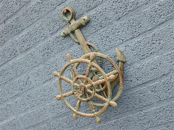 Grote foto waterslanghouder gietijzer groen bruin met anker tuin en terras tuindecoratie