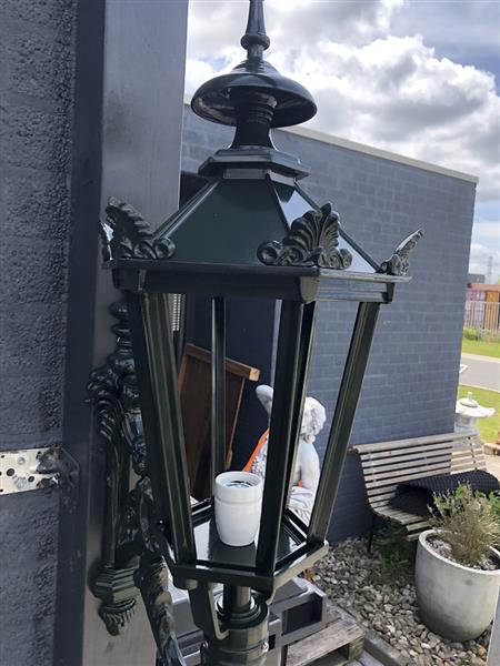 Grote foto wand buitenlamp maas alu gegoten met lampenfitting en glas. tuin en terras verlichting