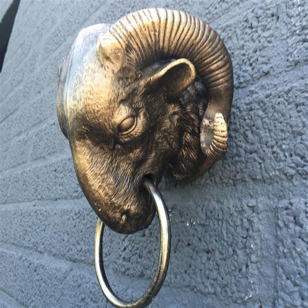 Grote foto 1 ram hoofd ijzer met ring tuin en terras tuindecoratie