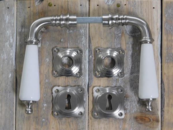 Grote foto set deurklinken met wit porseleinen handvat satijn nikkel plus 2 klinkrozetten diamant 2 sleutel doe het zelf en verbouw materialen en producten