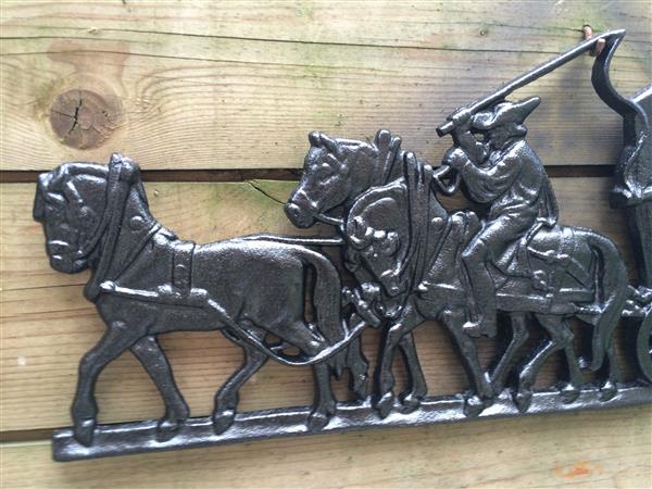 Grote foto wanddecoratie gietijzeren haardplaat boerenpaard met wagen kleur zwart tuin en terras tuindecoratie