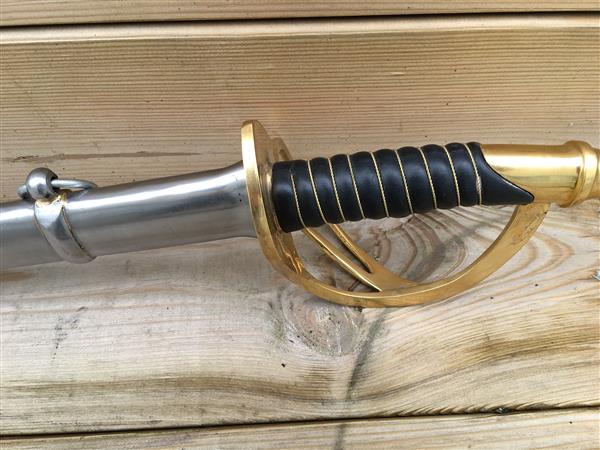 Grote foto zwaard met metalen schede zwaar huis en inrichting woningdecoratie