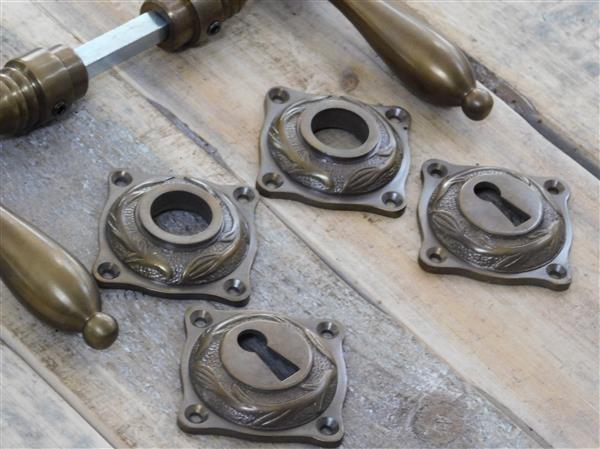 Grote foto set deurklinken met rozetten art nouveau motief 3 lelies bb72 binnendeur messing doe het zelf en verbouw materialen en producten