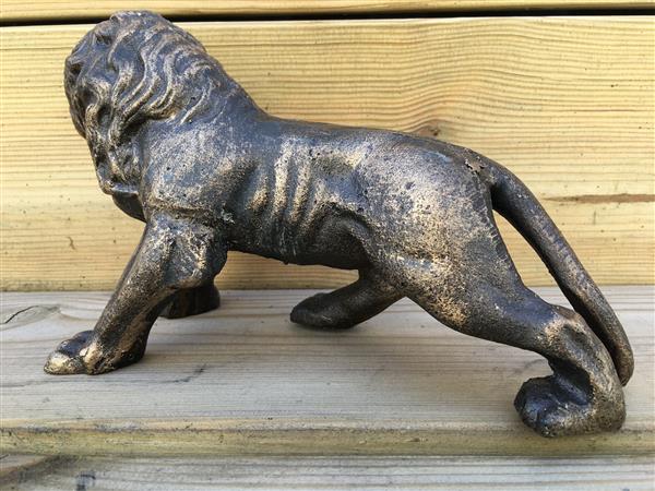 Grote foto leeuw brons look gietijzer tuin en terras tuindecoratie