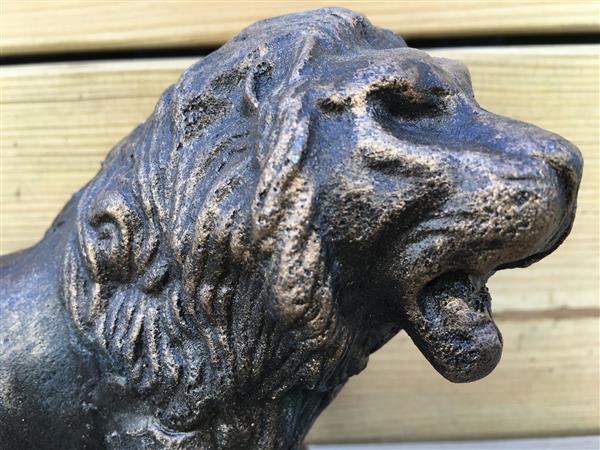 Grote foto leeuw brons look gietijzer tuin en terras tuindecoratie