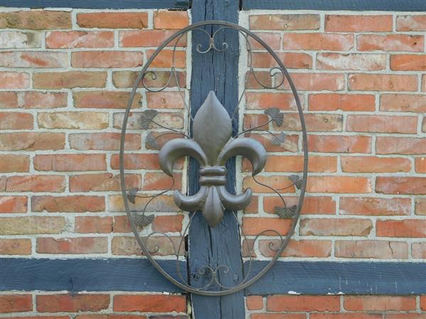 Grote foto wandornament met franse lelie metaal vintage brown tuin en terras tuindecoratie