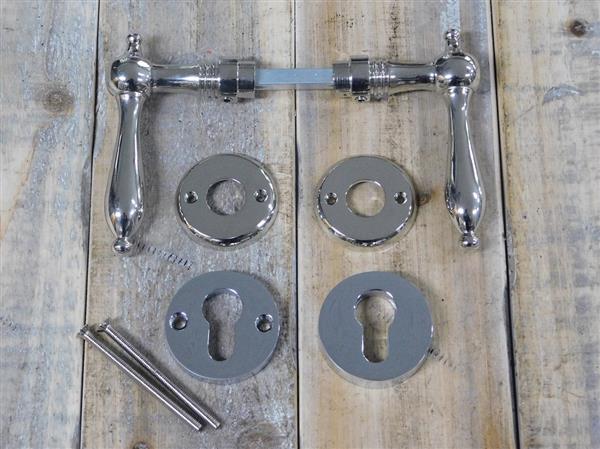 Grote foto set deurbeslag nikkel set met de rozetten met veiligheid pz geschikt. doe het zelf en verbouw materialen en producten