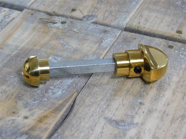 Grote foto deurbeslag toilet toilet met schroefslot toiletdeur gepolijst messing. doe het zelf en verbouw materialen en producten