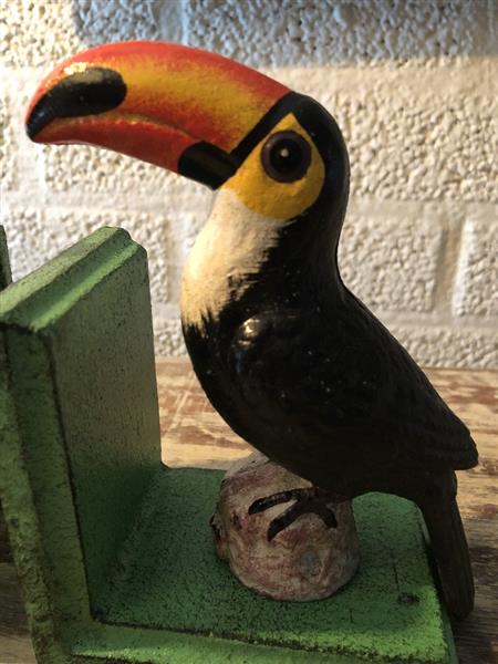 Grote foto boekensteunenset gietijzer toukan in prachtige kleurstelling. . tuin en terras tuindecoratie