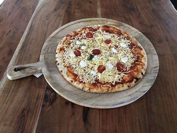 Grote foto dienblad pizza xl met handvat rustiek dienblad gemaakt van massief hout. huis en inrichting woningdecoratie