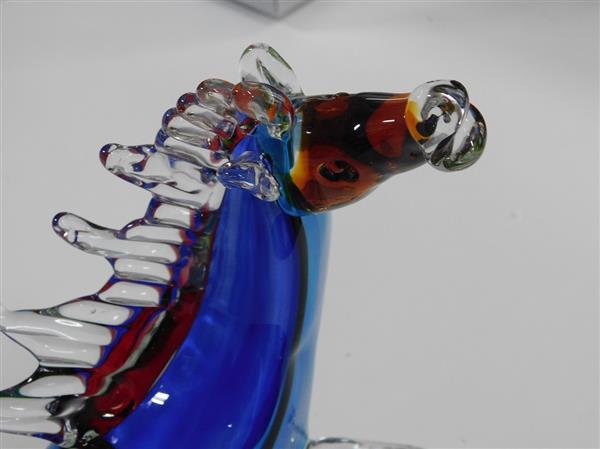 Grote foto glasgeblazen murano style paard vol in kleur prachtig ontwerp. laatste tuin en terras tuindecoratie