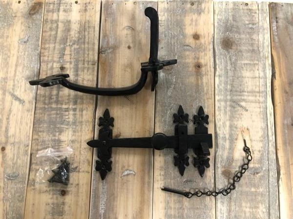 Grote foto staldeur hardware ijzeren poort slot valslot doe het zelf en verbouw materialen en producten