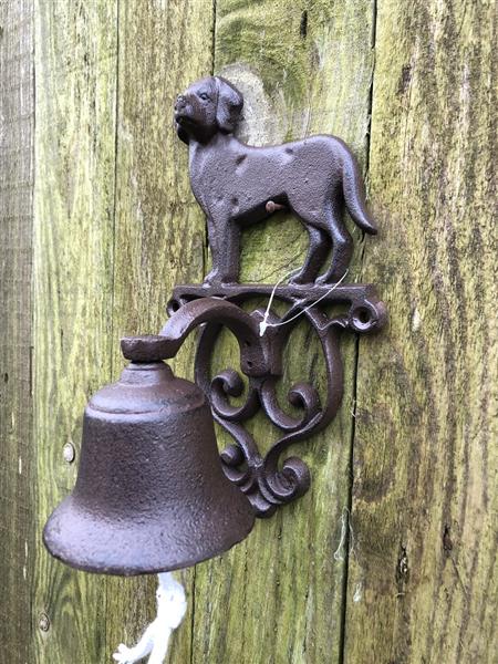Grote foto deurbel met hondje gietijzer bruin fraai. doe het zelf en verbouw deuren en horren