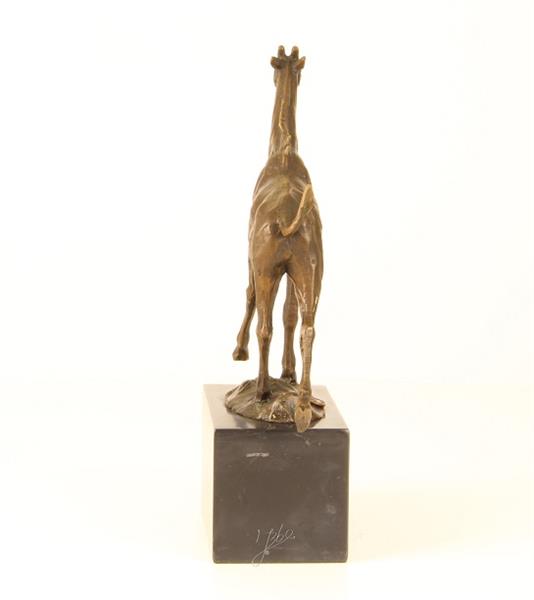 Grote foto een bronzen beeld sculptuur van een giraffe tuin en terras tuindecoratie