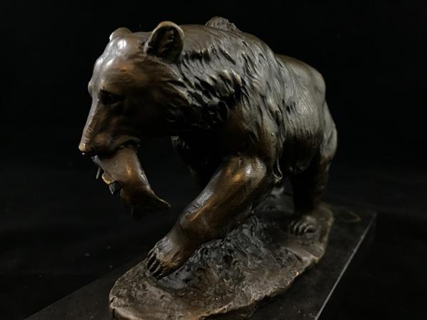 Grote foto een bronzen beeld sculptuur van een grizzly beer tuin en terras tuindecoratie
