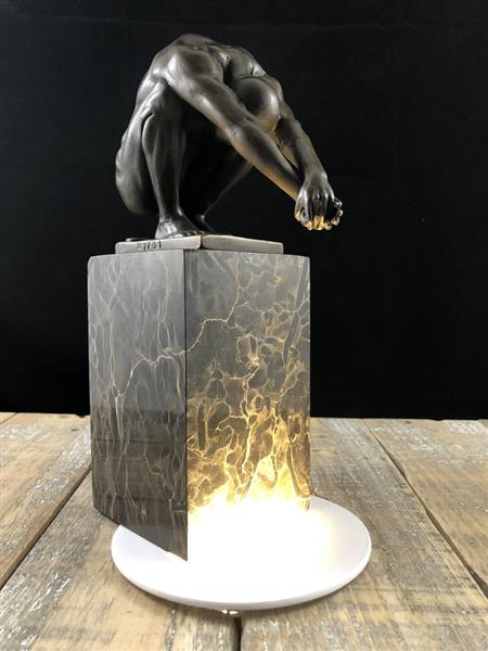 Grote foto een bronzen beeld sculptuur van een duikende man the dive tuin en terras tuindecoratie