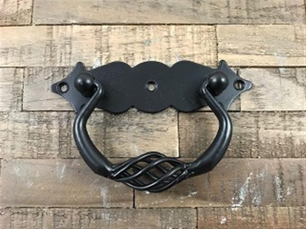 Grote foto een deurgreep gemaakt van smeedijzer met mooi gedraaid handvat mat zwart doe het zelf en verbouw materialen en producten