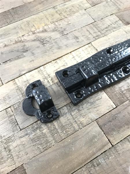 Grote foto smeedijzeren schuifslot in het zwart heel mooi vervaardigd slot doe het zelf en verbouw materialen en producten