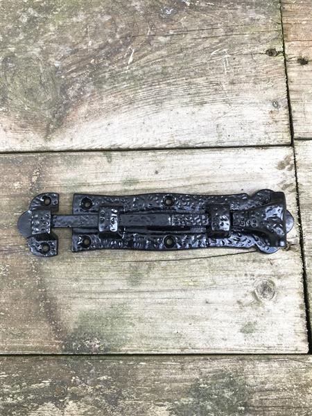 Grote foto smeedijzeren schuifslot in het zwart heel mooi vervaardigd slot doe het zelf en verbouw materialen en producten
