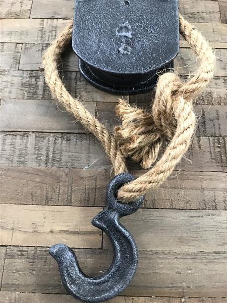 Grote foto een mooie robuuste haak heel decoratief object tuin en terras tuindecoratie