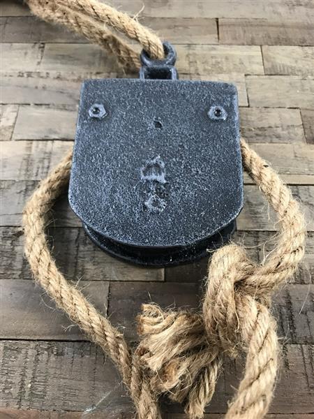 Grote foto een mooie robuuste haak heel decoratief object tuin en terras tuindecoratie