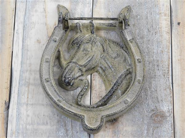Grote foto mooie deurklopper als hoefijzer met afbeelding van een paard doe het zelf en verbouw materialen en producten