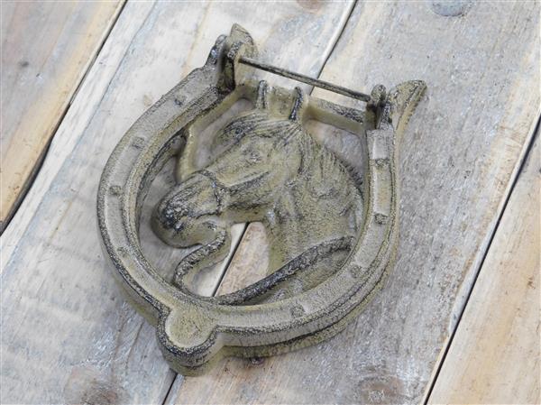 Grote foto mooie deurklopper als hoefijzer met afbeelding van een paard doe het zelf en verbouw materialen en producten