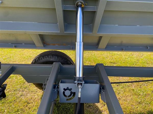 Grote foto imeg kipper 8 ton 3 zijdig kippend gegalvaniseerd 25km u agrarisch mechanisatie