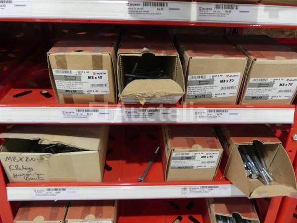 Grote foto inhoud van 2 planken schroeven bouten doe het zelf en verbouw onderdelen en accessoires