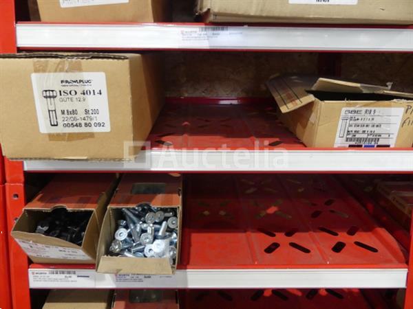 Grote foto inhoud van 2 planken schroeven bouten doe het zelf en verbouw onderdelen en accessoires