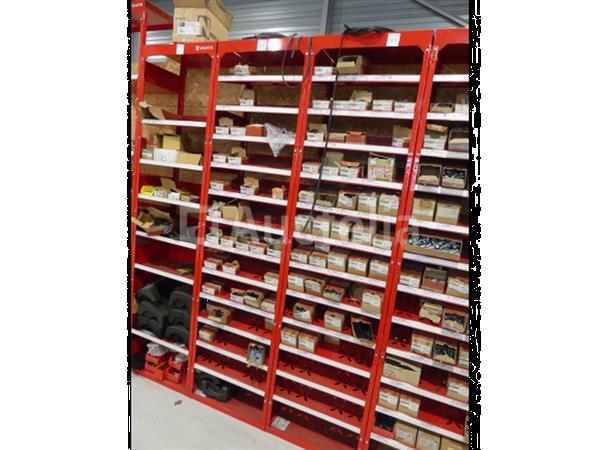 Grote foto inhoud van 2 planken schroeven bouten doe het zelf en verbouw onderdelen en accessoires