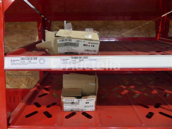 Grote foto inhoud van 2 planken schroeven bouten doe het zelf en verbouw onderdelen en accessoires