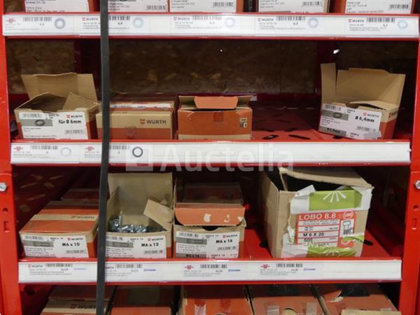 Grote foto inhoud van 2 planken schroeven bouten doe het zelf en verbouw onderdelen en accessoires