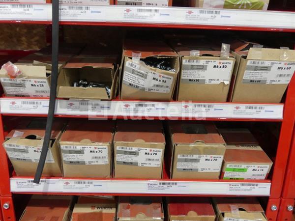 Grote foto inhoud van 2 planken schroeven bouten doe het zelf en verbouw onderdelen en accessoires