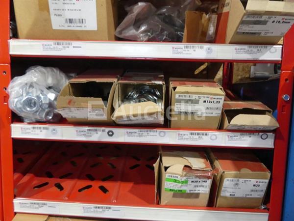 Grote foto inhoud van 2 planken schroeven bouten doe het zelf en verbouw onderdelen en accessoires