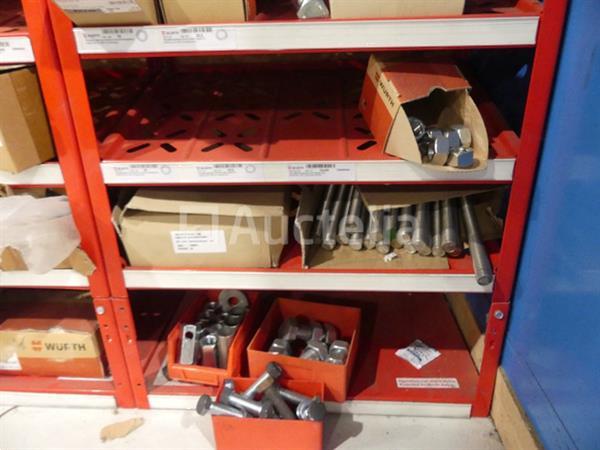 Grote foto inhoud van 2 planken schroeven bouten doe het zelf en verbouw onderdelen en accessoires