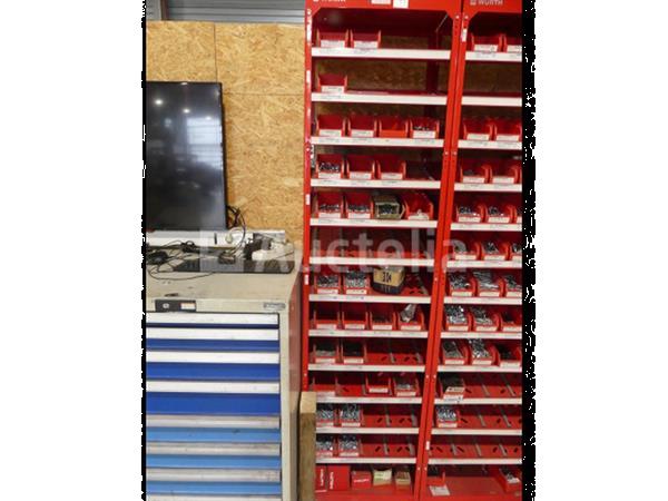 Grote foto inhoud van 2 planken schroeven bouten doe het zelf en verbouw onderdelen en accessoires