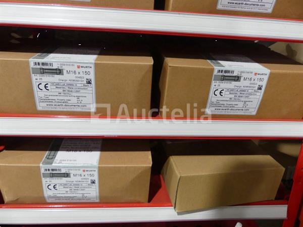 Grote foto inhoud van 2 planken schroeven bouten doe het zelf en verbouw onderdelen en accessoires