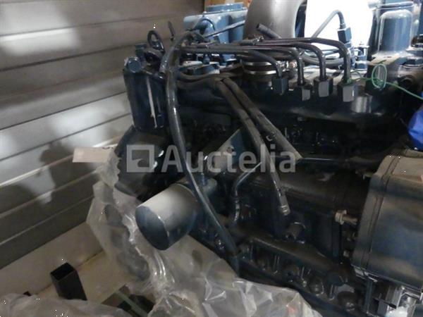 Grote foto kubota v3300 t aardgasmotor agrarisch tractor onderdelen