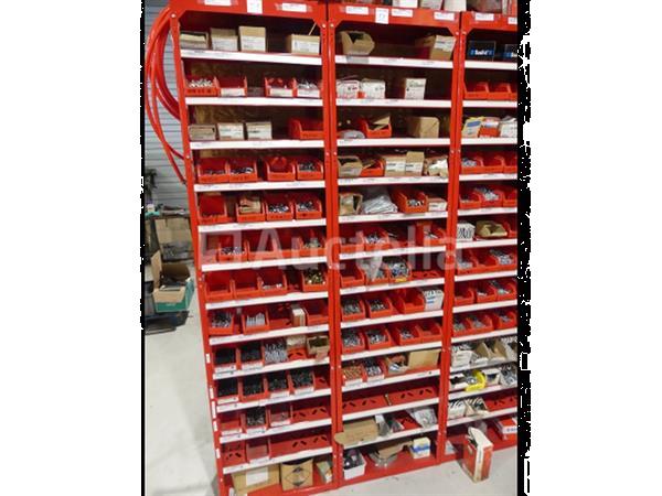 Grote foto inhoud van 2 planken schroeven bouten doe het zelf en verbouw onderdelen en accessoires