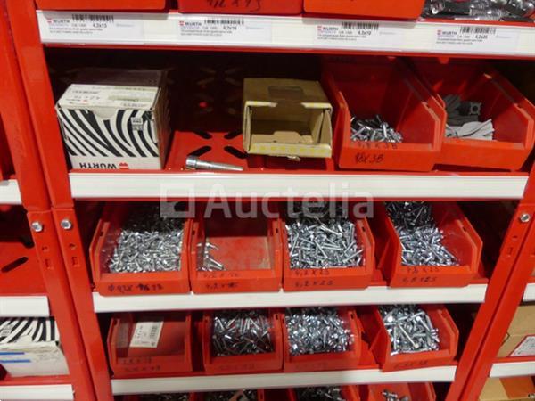 Grote foto inhoud van 2 planken schroeven bouten doe het zelf en verbouw onderdelen en accessoires