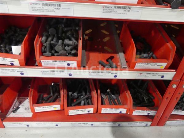 Grote foto inhoud van 2 planken schroeven bouten doe het zelf en verbouw onderdelen en accessoires