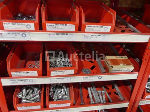 Grote foto inhoud van 2 planken schroeven bouten doe het zelf en verbouw onderdelen en accessoires