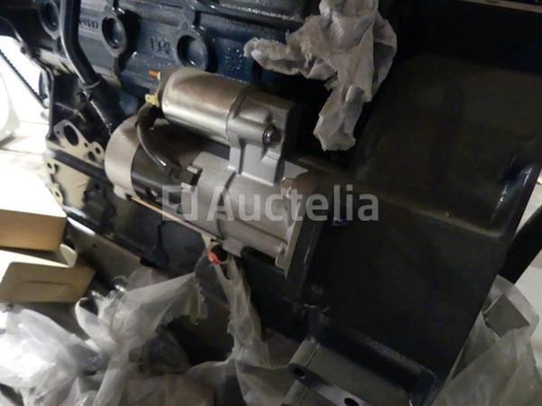 Grote foto kubota v3300 t aardgasmotor agrarisch tractor onderdelen