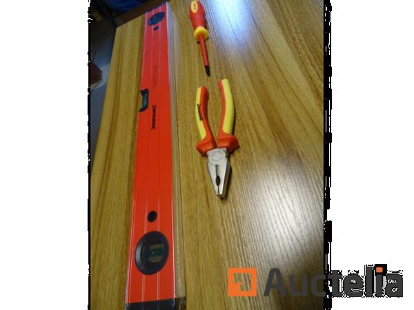 Grote foto silverline expert waterpas tang en elektriciensschroevendraaier doe het zelf en verbouw gereedschappen en machines