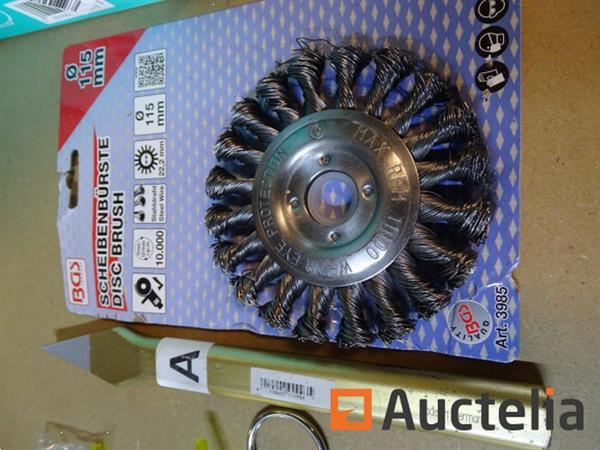 Grote foto diversen gereedschapsbundel zie detail doe het zelf en verbouw gereedschappen en machines